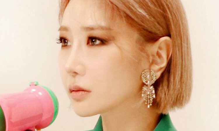 Jea y Moonbyul de MAMAMOO canta Greedyy en contra los estereotipos