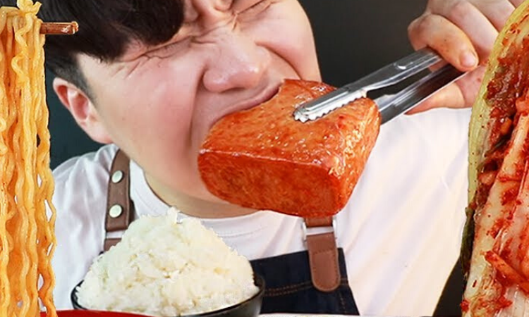 Mukbang', la moda coreana de comer frente a la cámara