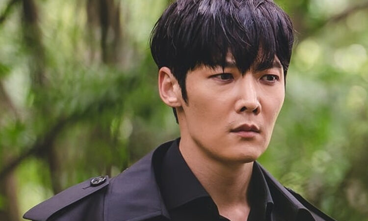 Mira a Choi Jin Hyuk como un zombie detective muy interesante