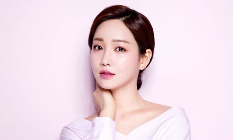 Lee Yoo Ri habla de su preparación para la película tradicional coreana The Singer