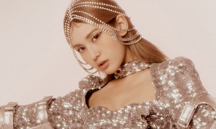 Somi revela que Lisa de Blackpink la ayudo con la coreografía de What You Waiting For