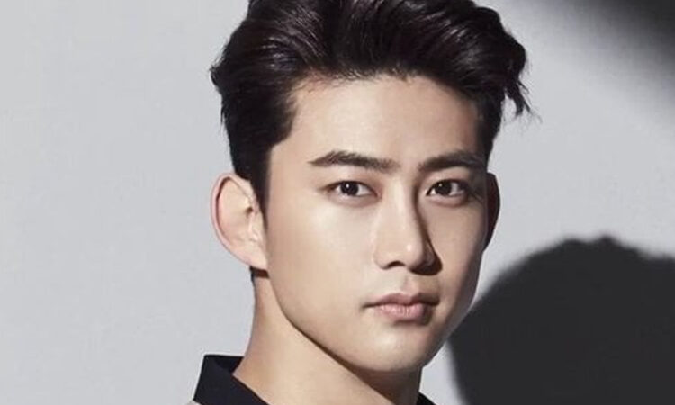 Taecyeon de 2PM escribe una carta sobre su relación con su novia