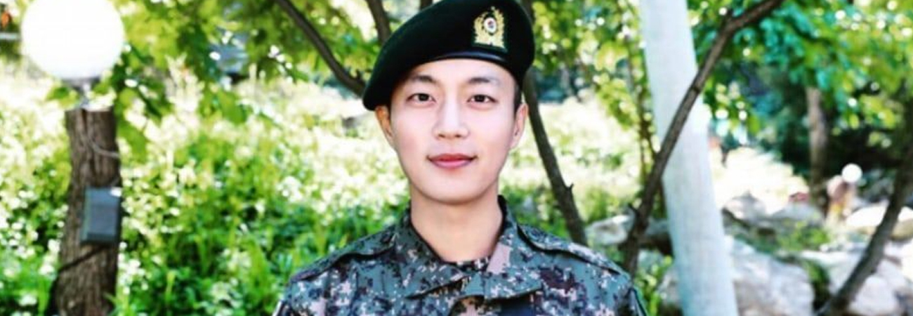 Yoon Doojoon de Highlight fue un consejero durante su servicio militar