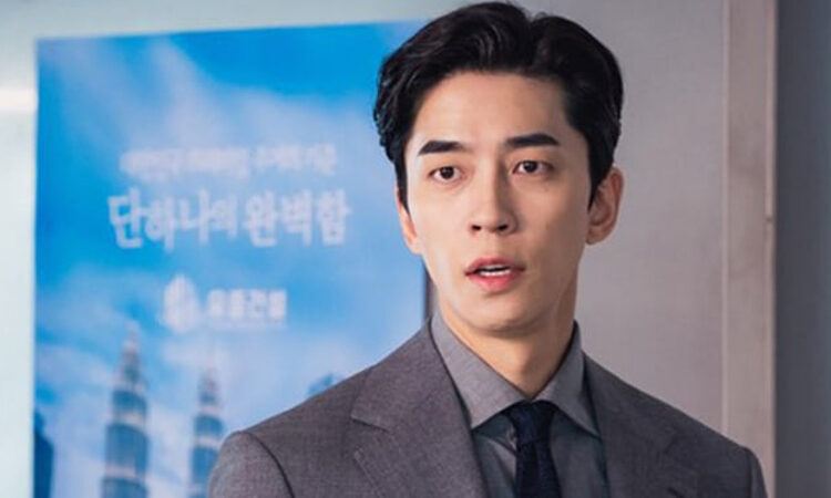 Shin Sung Rok es el director más joven de Yoojoong Construction dentro de KAIROS
