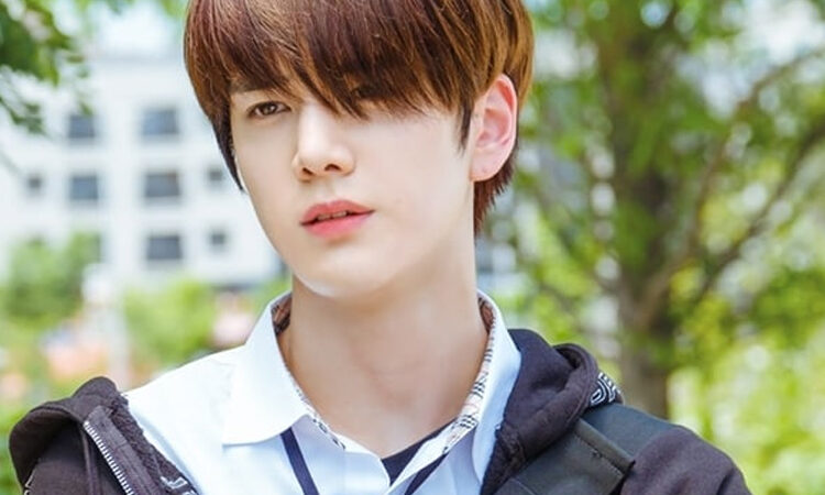Younghoon de The Boyz es el estudiante frio en Love Revolution
