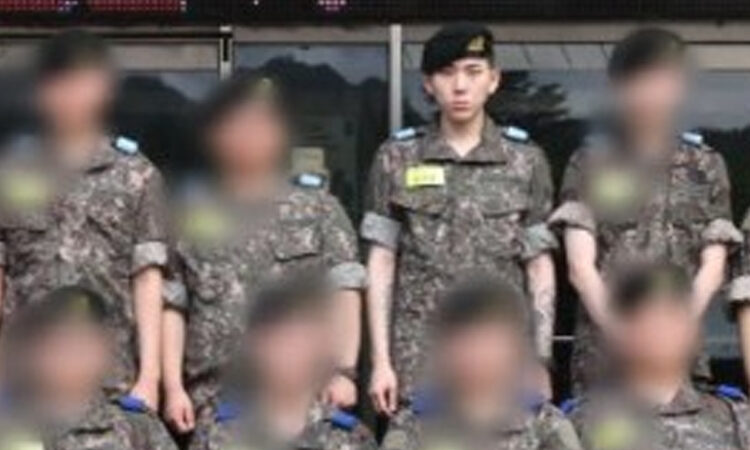 KPOP: Revelan fotografía de ZICO cumpliendo su servicio militar