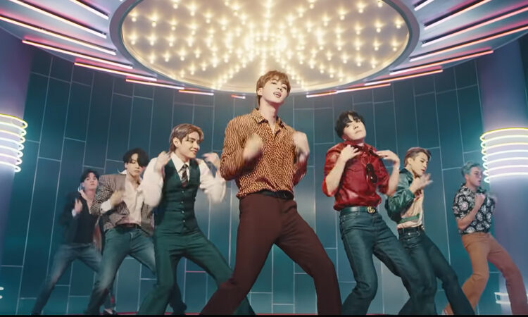 BTS sacara un remix tropical de DYNAMITE