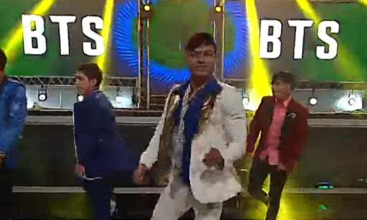 Programa de televisión 'Calle 7' de Bolivia presenta a su grupo 'Los BTS'