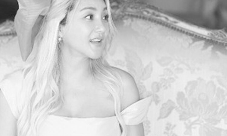 Bada de S.E.S recibe a su primer bebé