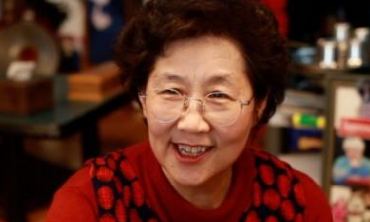 Dueña del restaurante que frecuentaba BTS en su época de trainees, celebra su reciente logro en Billboard HOT 100