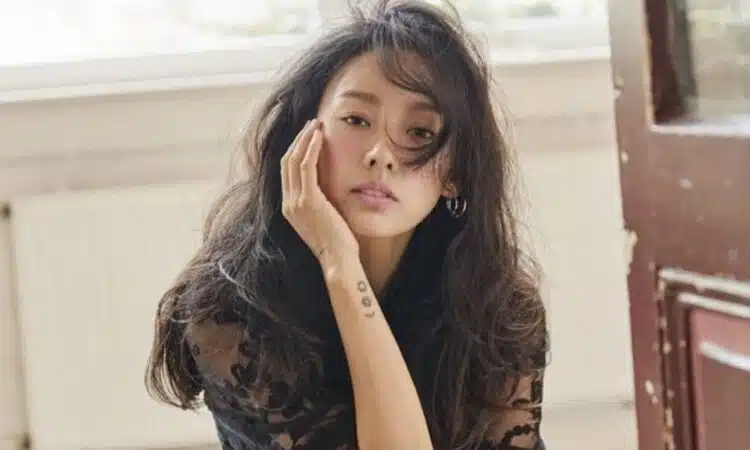 Lee Hyori revela lo que hay en su teléfono