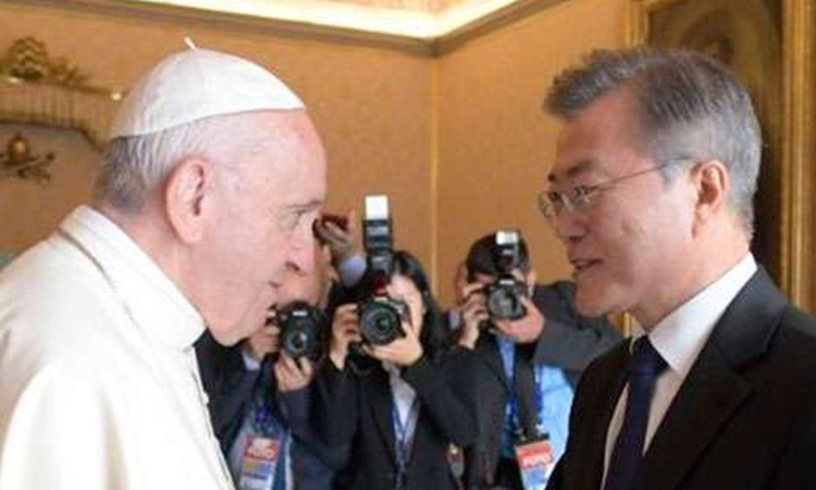 Papa Francisco envía mensaje al presidente surcoreano sobre la paz en la península