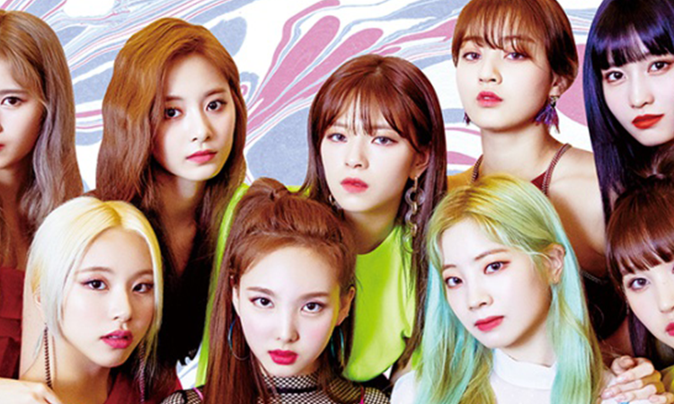 Fans de TWICE envían camión de protesta a JYP Entertainment