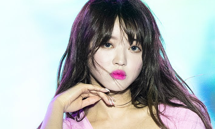 YooA de OH MY GIRL cantará el tema principal de nueva película de Netflix