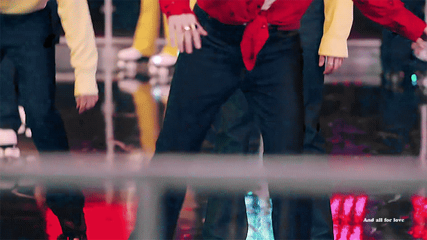 BTS: El dulce momento en el que Jungkook salva a V de una caída en patines