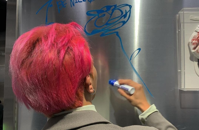 Mino y Seungyoon de WINNER participarán en una exhibición de arte con 'PLAC'