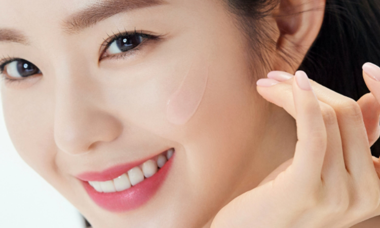 La marca 'Clinique' retira los carteles publicitarios de Irene