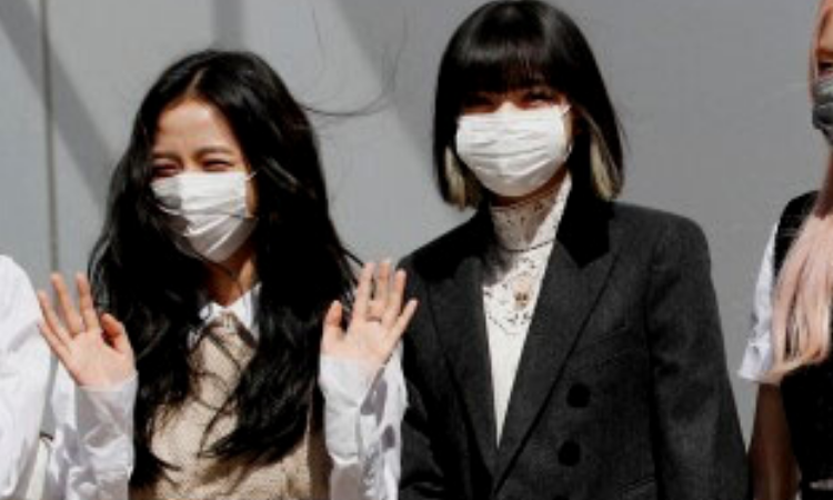 Fãs se preocuparam com blackpink depois de vê-los usando minissaias em seu caminho para 'Ask Us Anything'