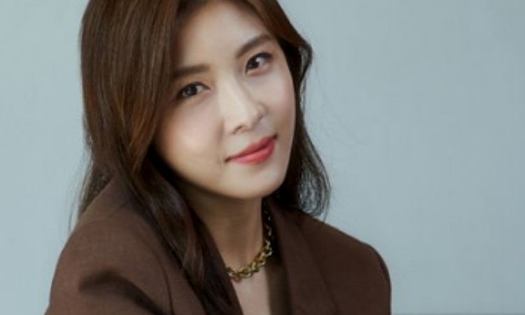 La actriz Ha Jiwon comparte sus pensamientos sobre estar en una relación