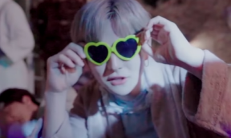 TREASURE comparte divertido MV de 