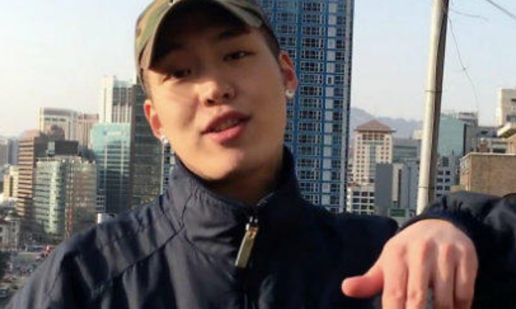 Owen es expulsado de 