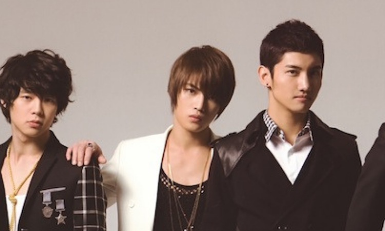 Desmienten venta de trofeo de TVXQ en tienda de segunda mano