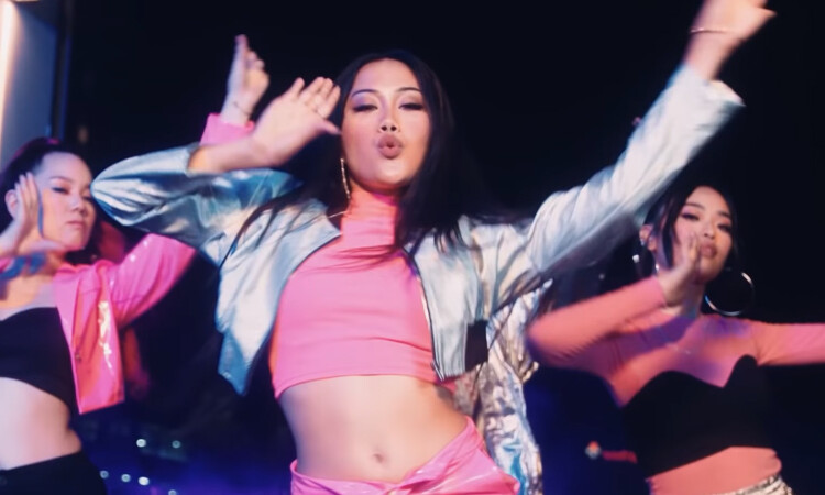 Grupo da Malásia, Dolla, nega plágio ao Blackpink