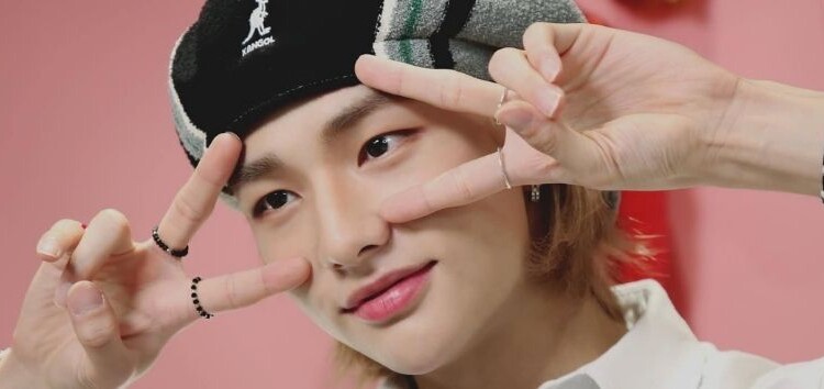 Hyunjin interactua con sus fans