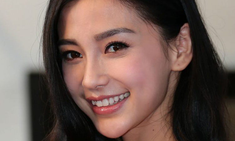 La actriz china Angelababy reaparece durante evento en China