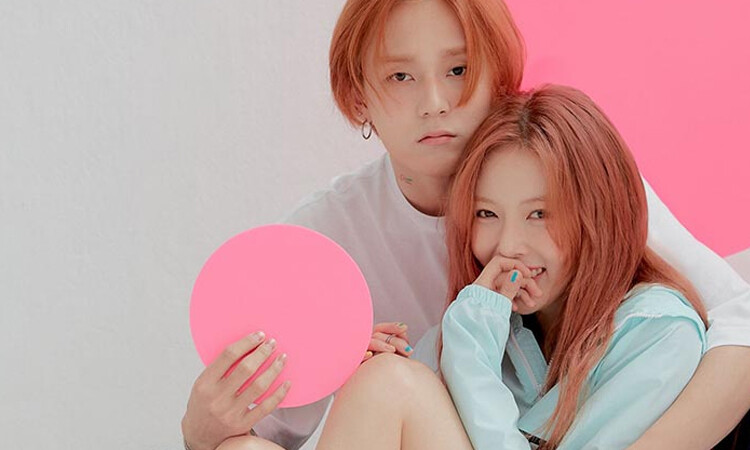 No creerás la manera que DAWN presento a HyunA con su mamá