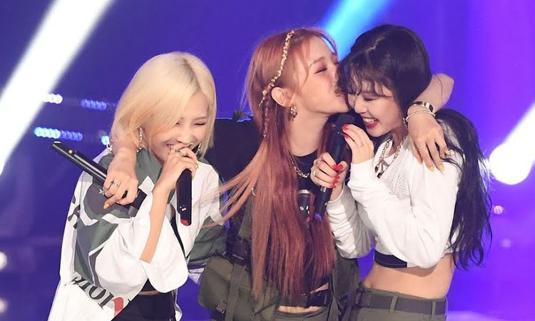 Internautas coreanos critican a (G) I-DLE por darse besos en las mejillas