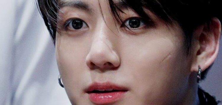 Descubra a história por trás da cicatriz no rosto do Jungkook