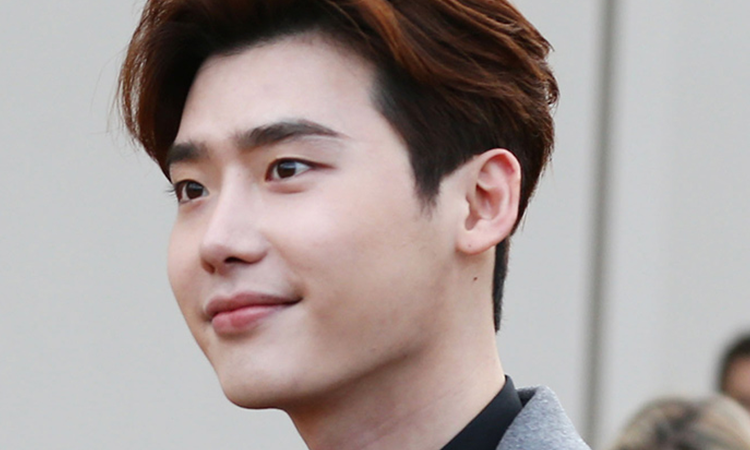 ¡Falta poco! Lee Jong Suk a punto de terminar su servicio militar
