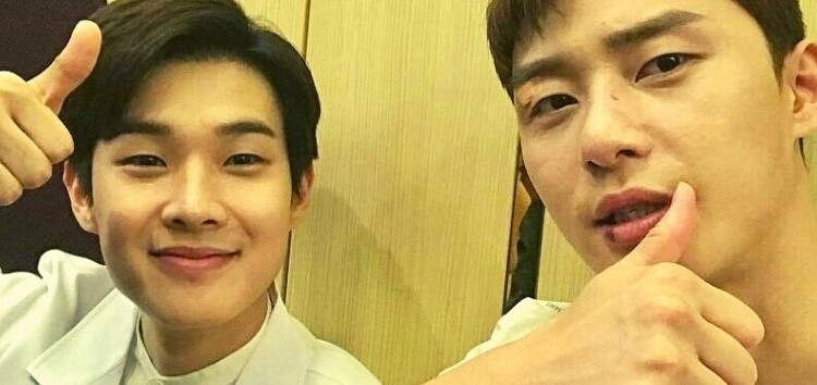 Seoo Joon y Woo Sik en el show de Youn's Kitchen