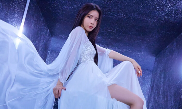 Revelan fotos conceptual de Hwasa y Solar de MAMAMOO para Travel