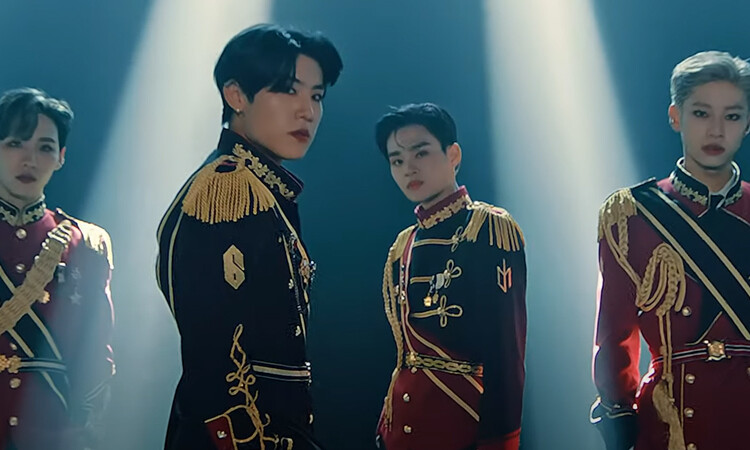 AB6IX regresan como unos militares en el nuevo MV SALUTE