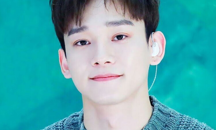 CHEN de EXO luce una enorme sonrisa durante su servicio militar