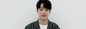 Lai Kuan Lin se disculpa después de ser capturado fumando y escupiendo en público