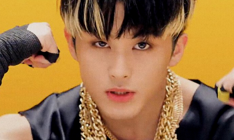 Mark de NCT es elegido como el idol con la cara más pequeña en el mundo del K-Pop