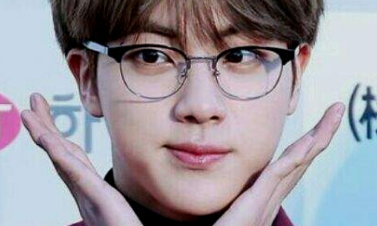Jin de BTS revela que tiene serios problemas de visión