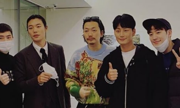 Park Shin Hye, Suho de EXO y otras celebridades visitan la exposición fotográfica de Ryu Jun Yeol