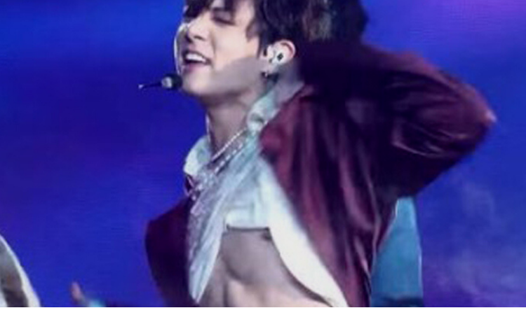 El Staff de Ellen DeGeneres en Netflix no puede resistirse a los ABS de Jungkook