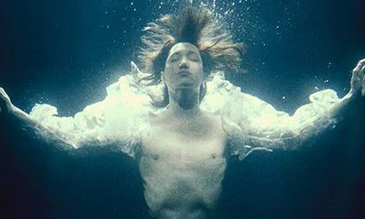 Kai de EXO libera clips para su debut en solitario