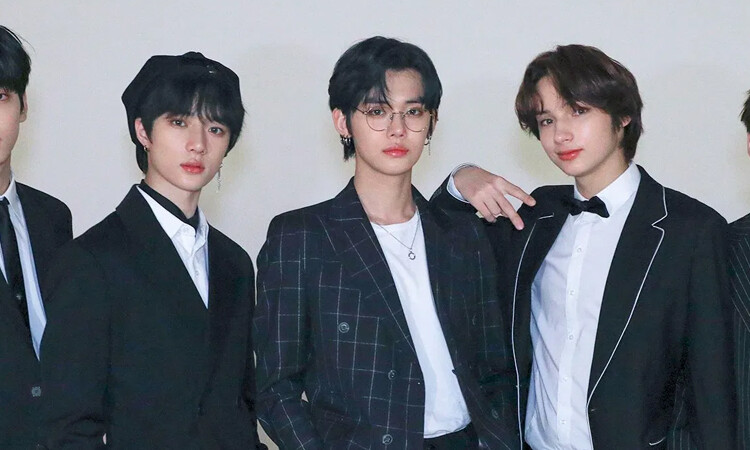 Escucha TXT cantar el OST 