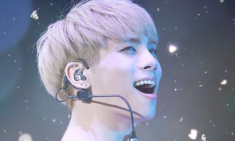 Um belo altar de 'Dia dos Mortos' é feito para Jonghyun do SHINee, no México