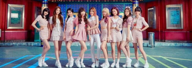 NiziU's debut MV, 'Step and a step' excede 3,2 milhões de visualizações