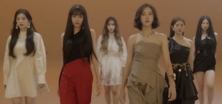 Internautas sorprendidos por el talento vocal de STAYC en video de presentación en vivo