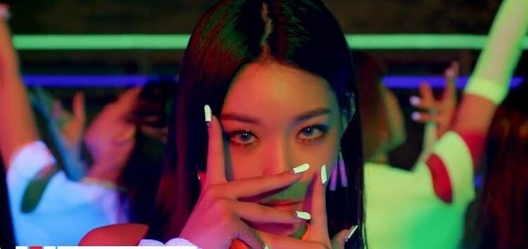 Conoce estos videos musicales de K-pop visualmente hermosos y psicodélicos