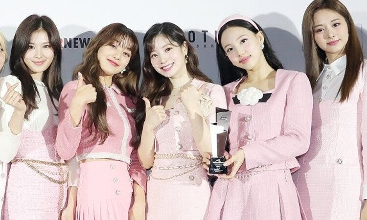 TWICE agradecimentos por ganhar Daesang na categoria Artista do Ano no 2020 Asia Artist Awards