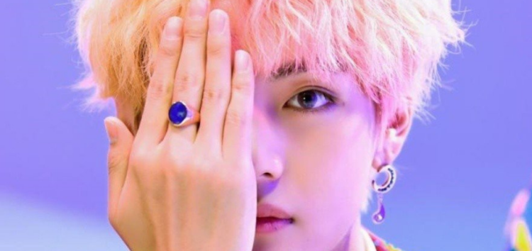 V de BTS revela que ele está sofrendo de uma doença dolorosa